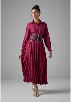 تنورة سادة بثنيات